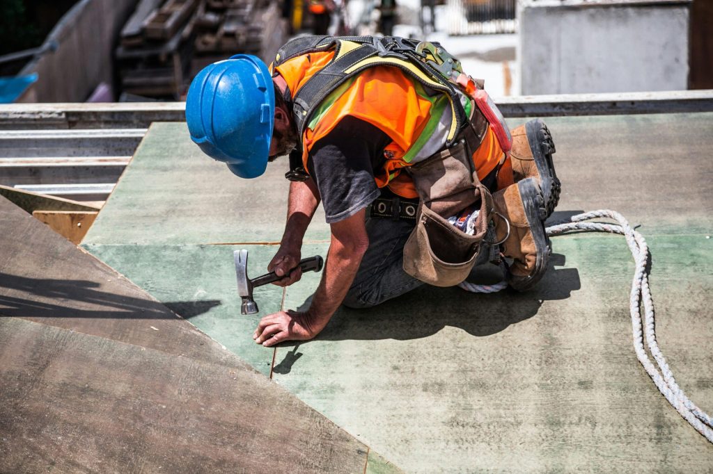 How to Install Commercial Roofing: A Step-by-Step Guide for Business Owners